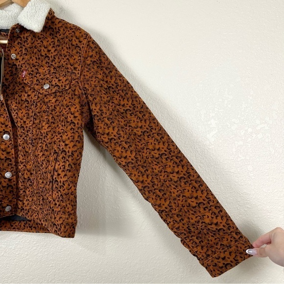 Levi’s Leopard Print Sherpa Tucker Jacket Size Medium Women IRREGULAR - Picture 7 of 15